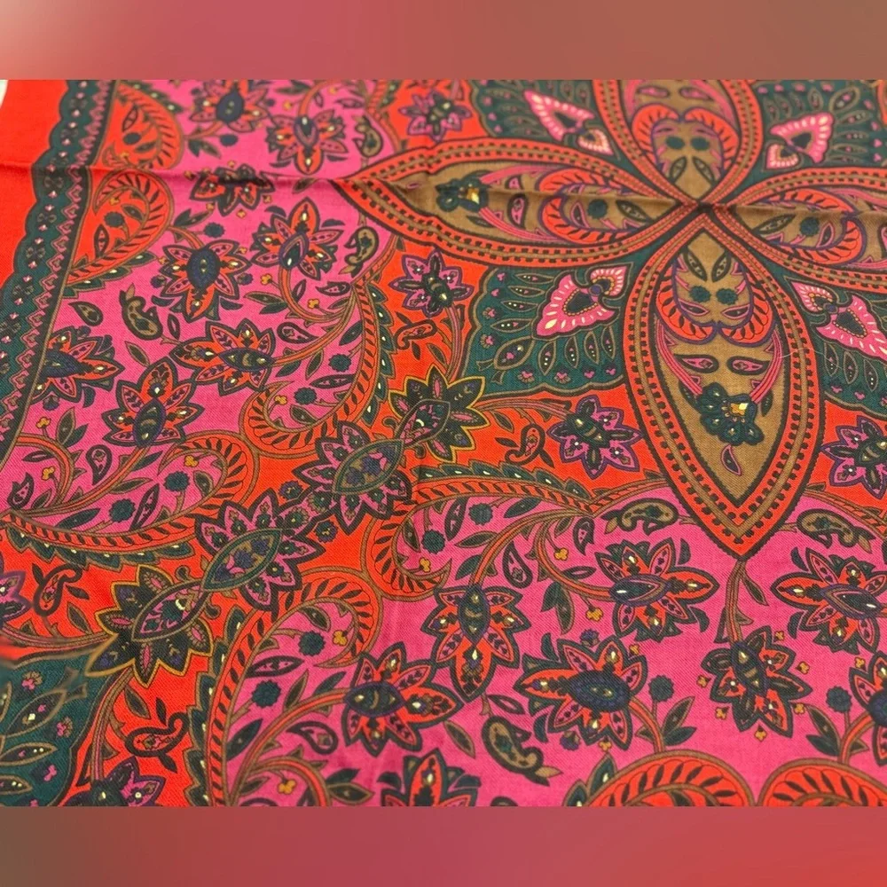 CHRISTIAN DIOR Vintage Rare Red Paisley Floral Retro 100% Wool Square Scarf